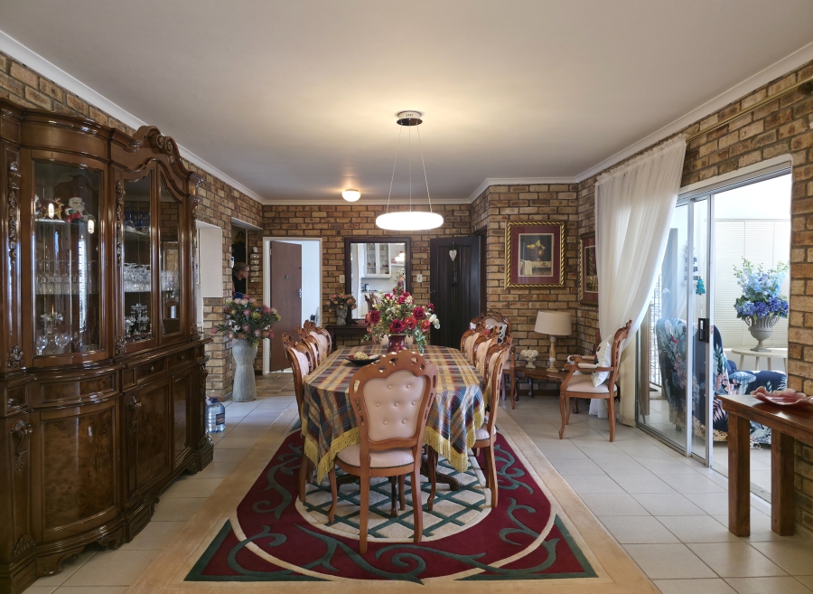 5 Bedroom Property for Sale in Wavecrest Eastern Cape